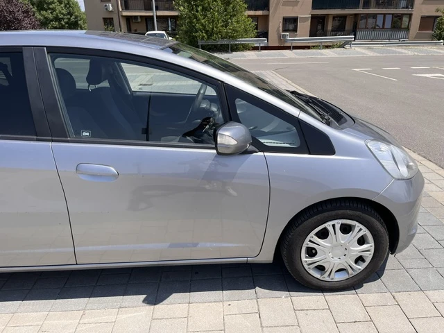 Honda Jazz, снимка 11 - Автомобили и джипове - 55353725