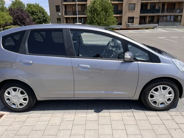 Honda Jazz, снимка 12 - Автомобили и джипове - 55353725