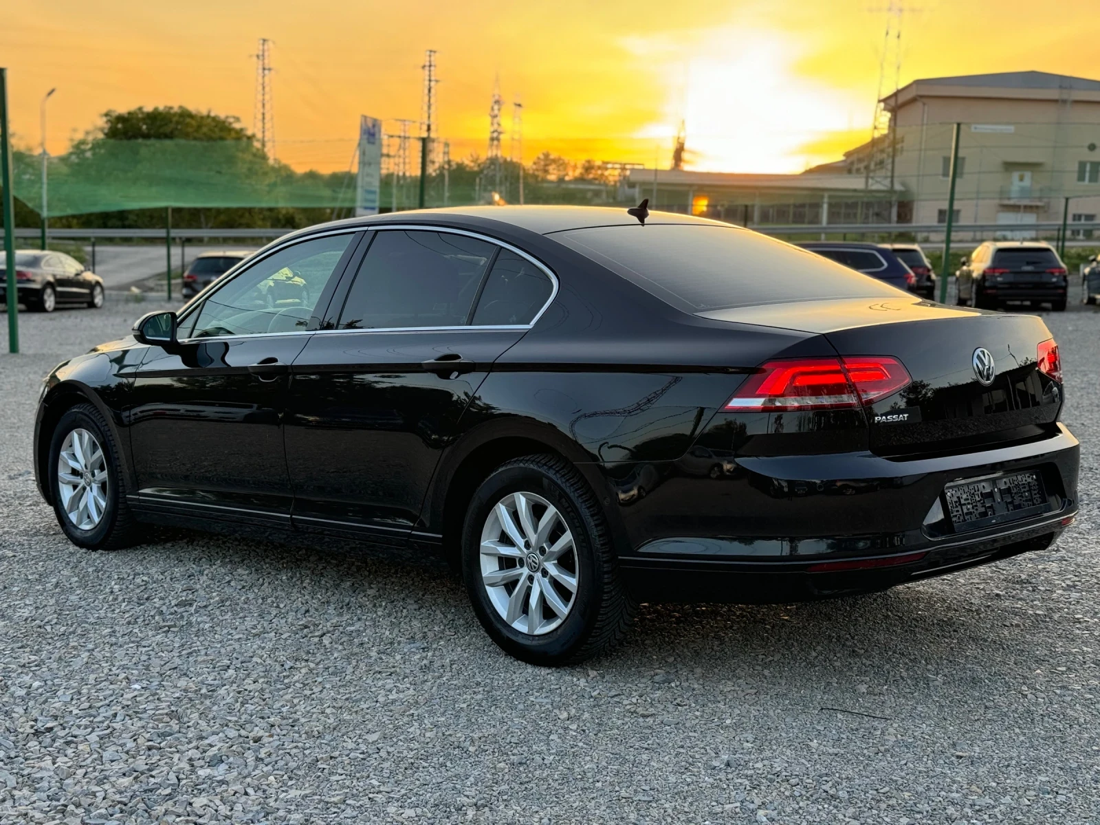 VW Passat 2.0TDI 150 кс /Автомат/ Седан/ Кожа/ - изображение 3