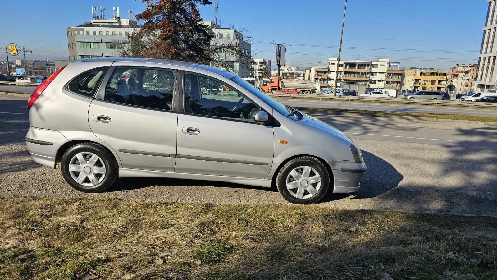 Nissan Almera tino  - изображение 2