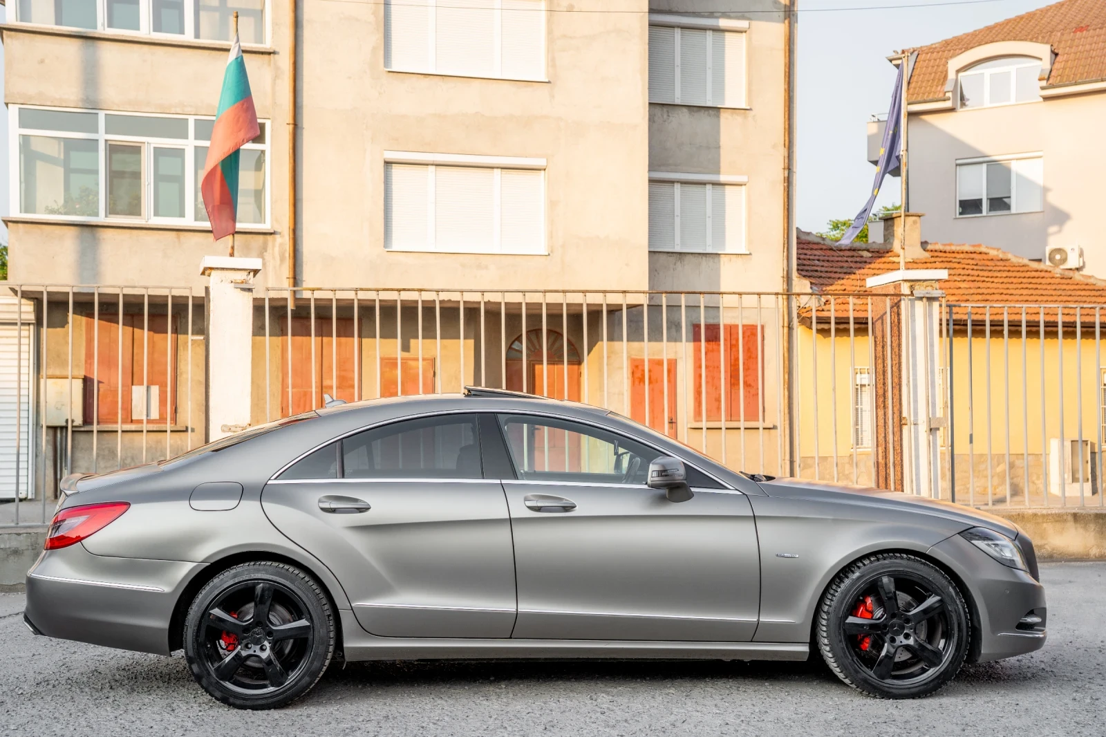 Mercedes-Benz CLS 350 DESIGNO-ПРУЖИНИ-KEYLESS-ОБДУХ-ПОДГРЕВ-КАМЕРА-FULL - изображение 4