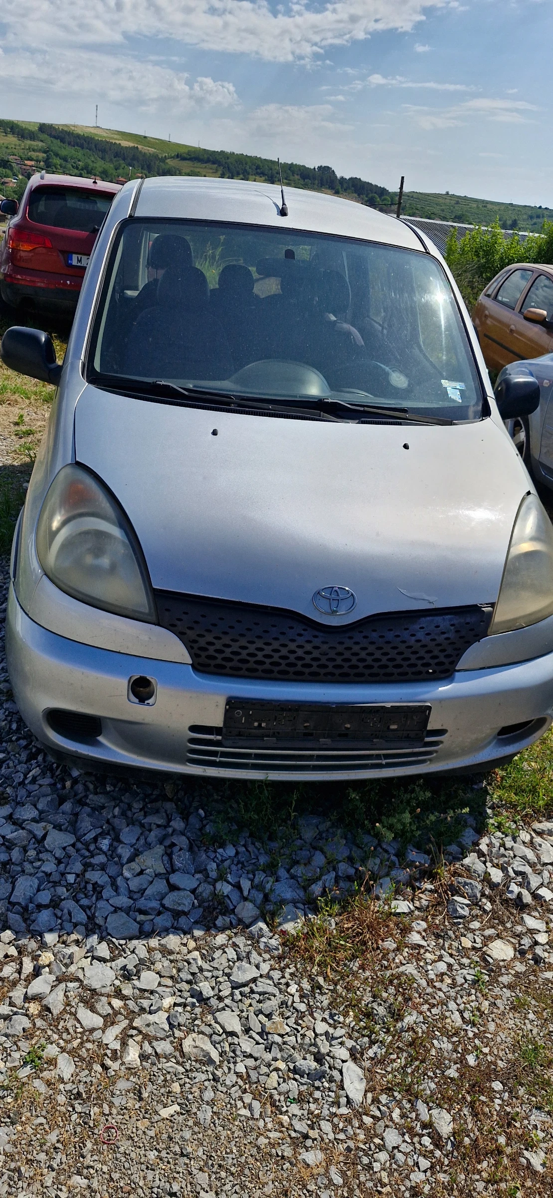 Toyota Yaris verso  - изображение 3