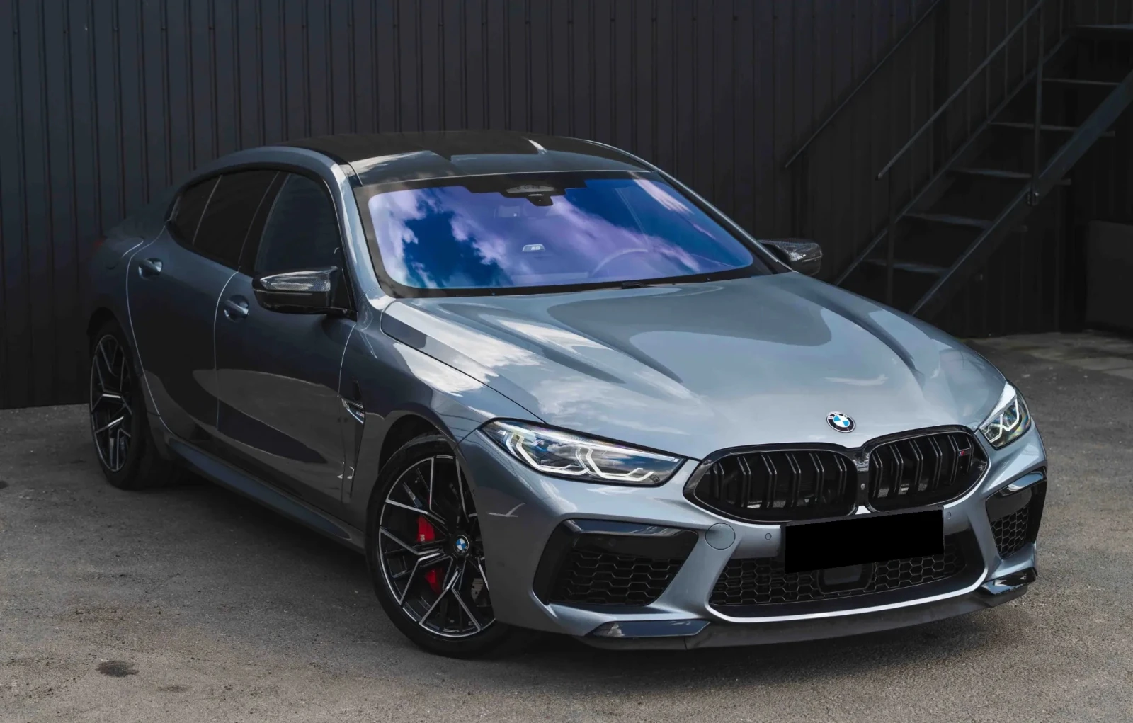 BMW M8 4.4 v8 xDrive - изображение 2