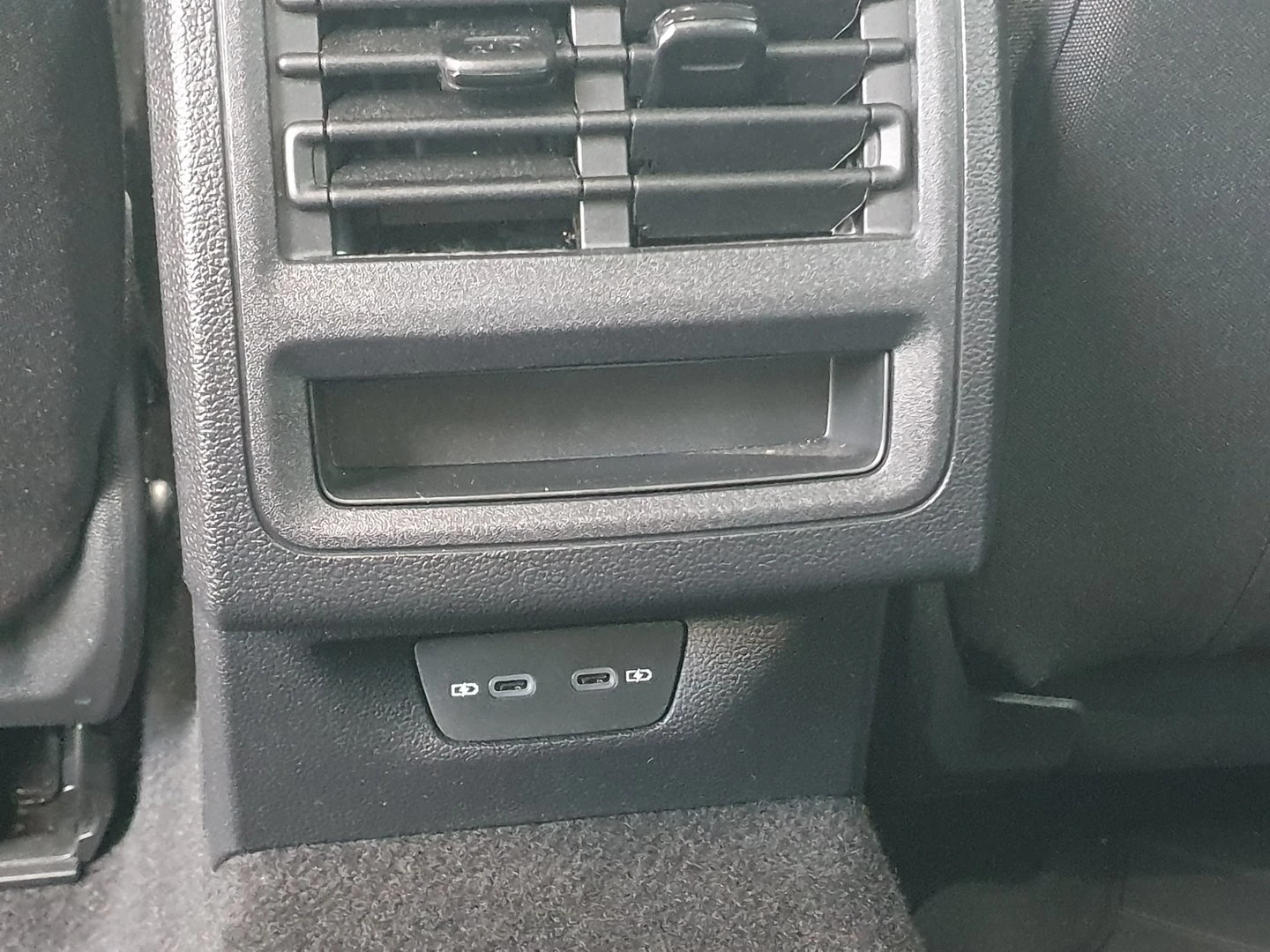 VW Golf 8 Life 2.0 TDI SCR | Mobile.bg   14