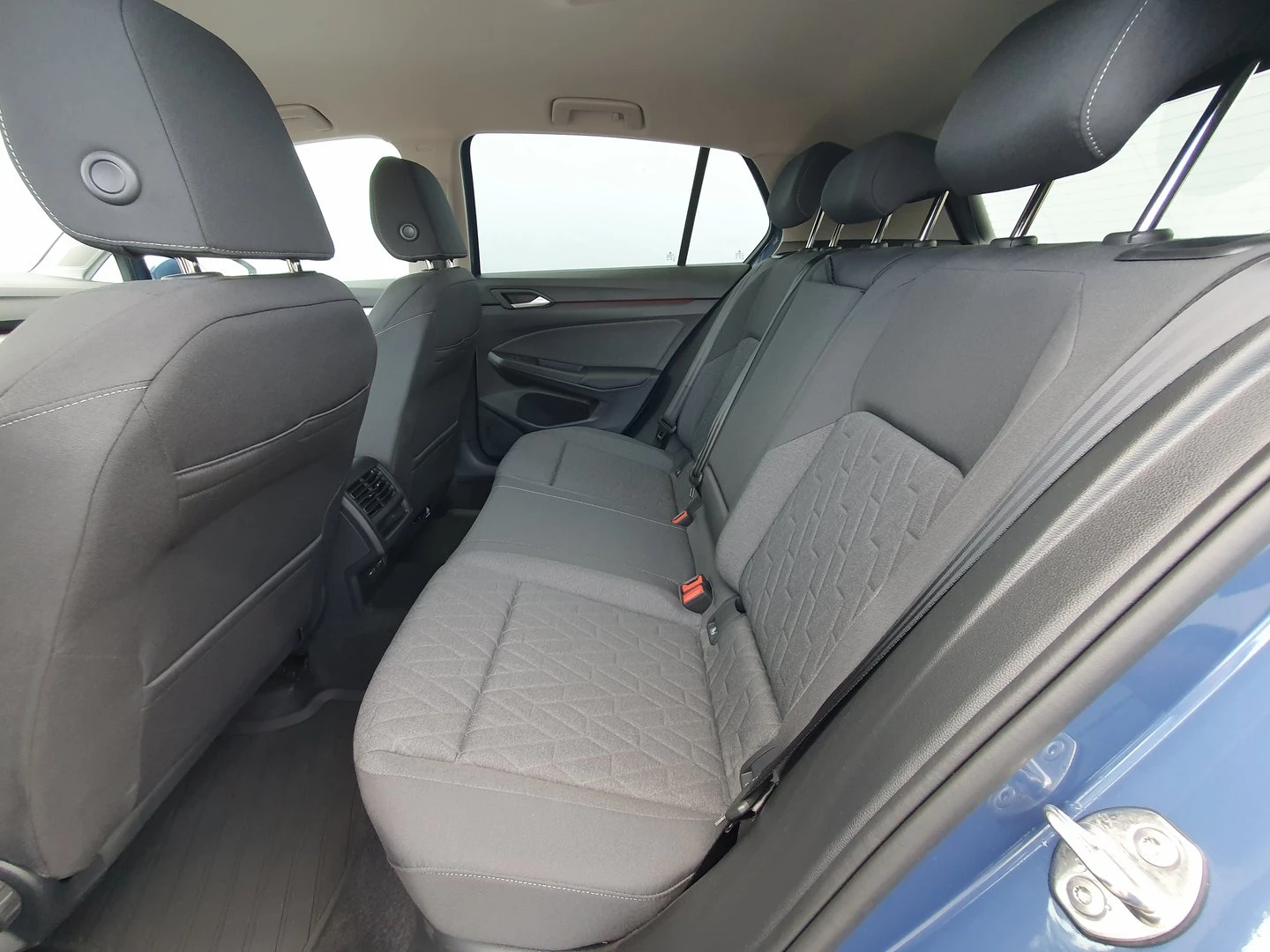 VW Golf 8 Life 2.0 TDI SCR | Mobile.bg   5