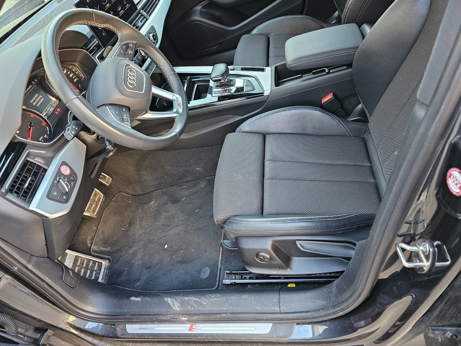 Audi A4 40 TDI S-Line 204к.с. Панорама - изображение 6