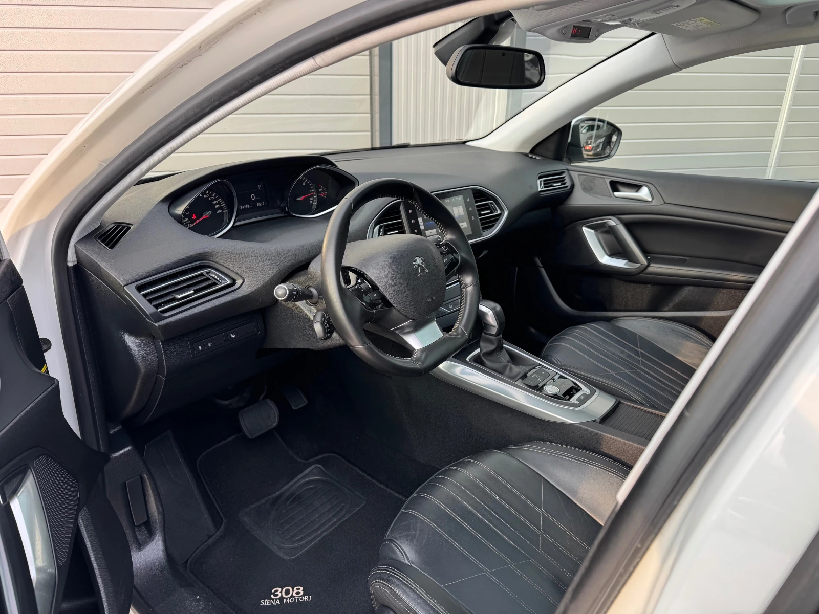 Peugeot 308 2.0HDI АВТОМАТ ПАНОРАМА ПОДГРЕВ КОЖА ЛЕД ФАРОВЕ - изображение 10