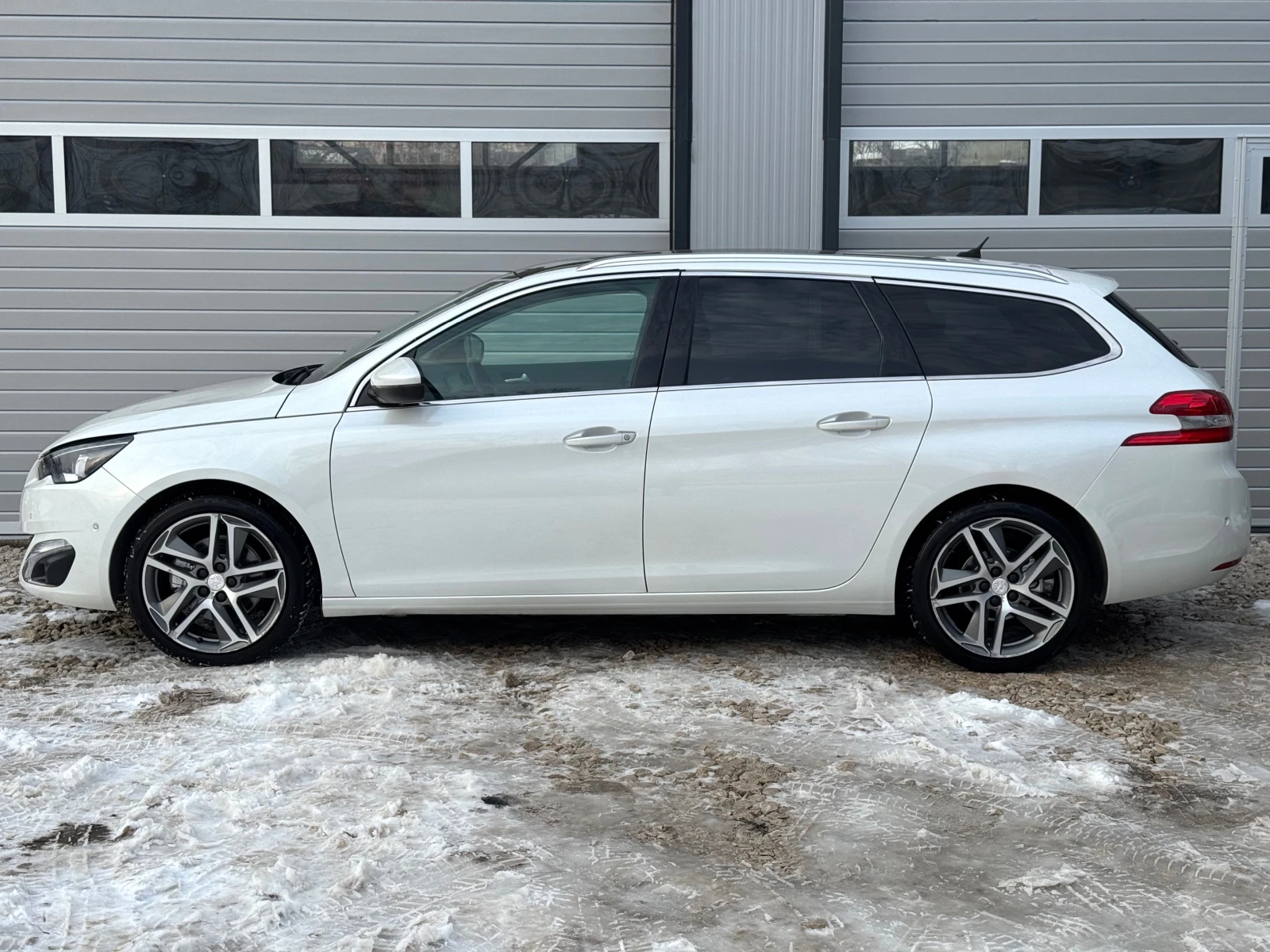 Peugeot 308 2.0HDI АВТОМАТ ПАНОРАМА ПОДГРЕВ КОЖА ЛЕД ФАРОВЕ - изображение 8