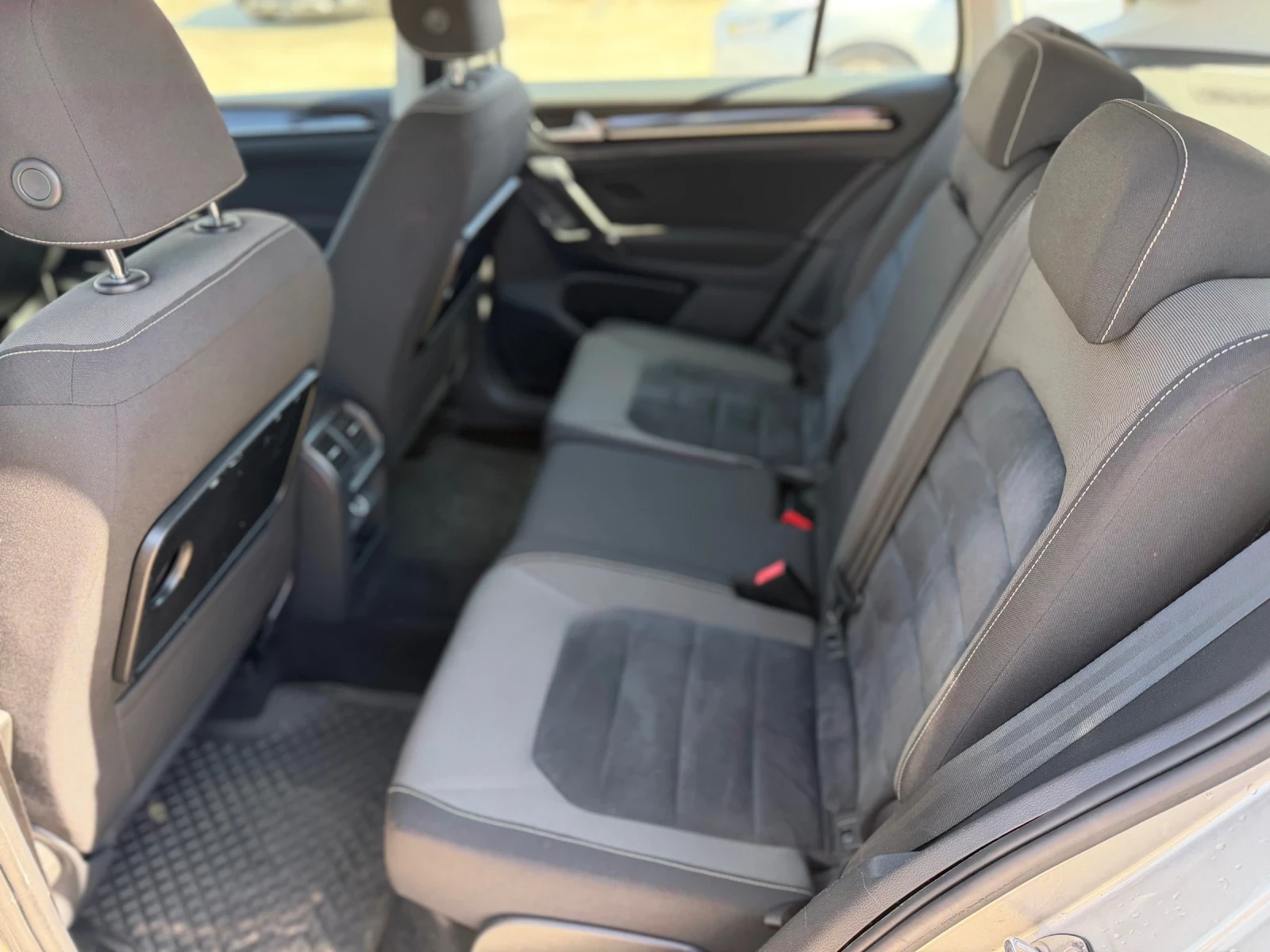 VW Sportsvan 1.6TDi/110hp/Navi/Palen Serviz VW/, снимка 11 - Автомобили и джипове - 53744907