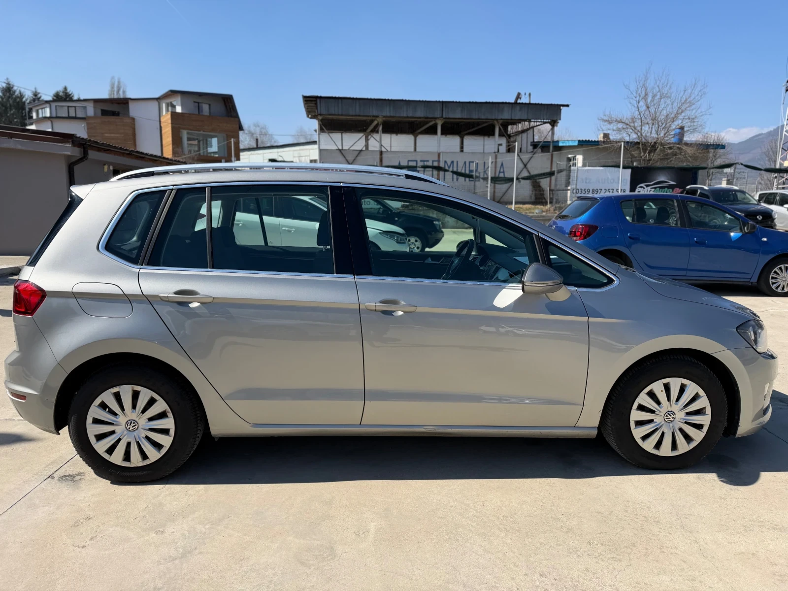 VW Sportsvan 1.6TDi/110hp/Navi/Palen Serviz VW/, снимка 4 - Автомобили и джипове - 53744907