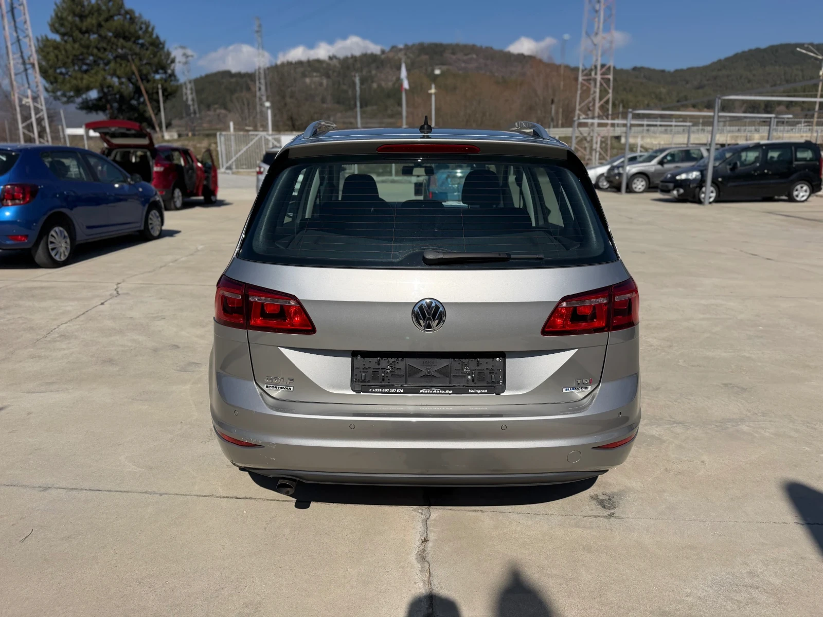 VW Sportsvan 1.6TDi/110hp/Navi/Palen Serviz VW/, снимка 7 - Автомобили и джипове - 53744907
