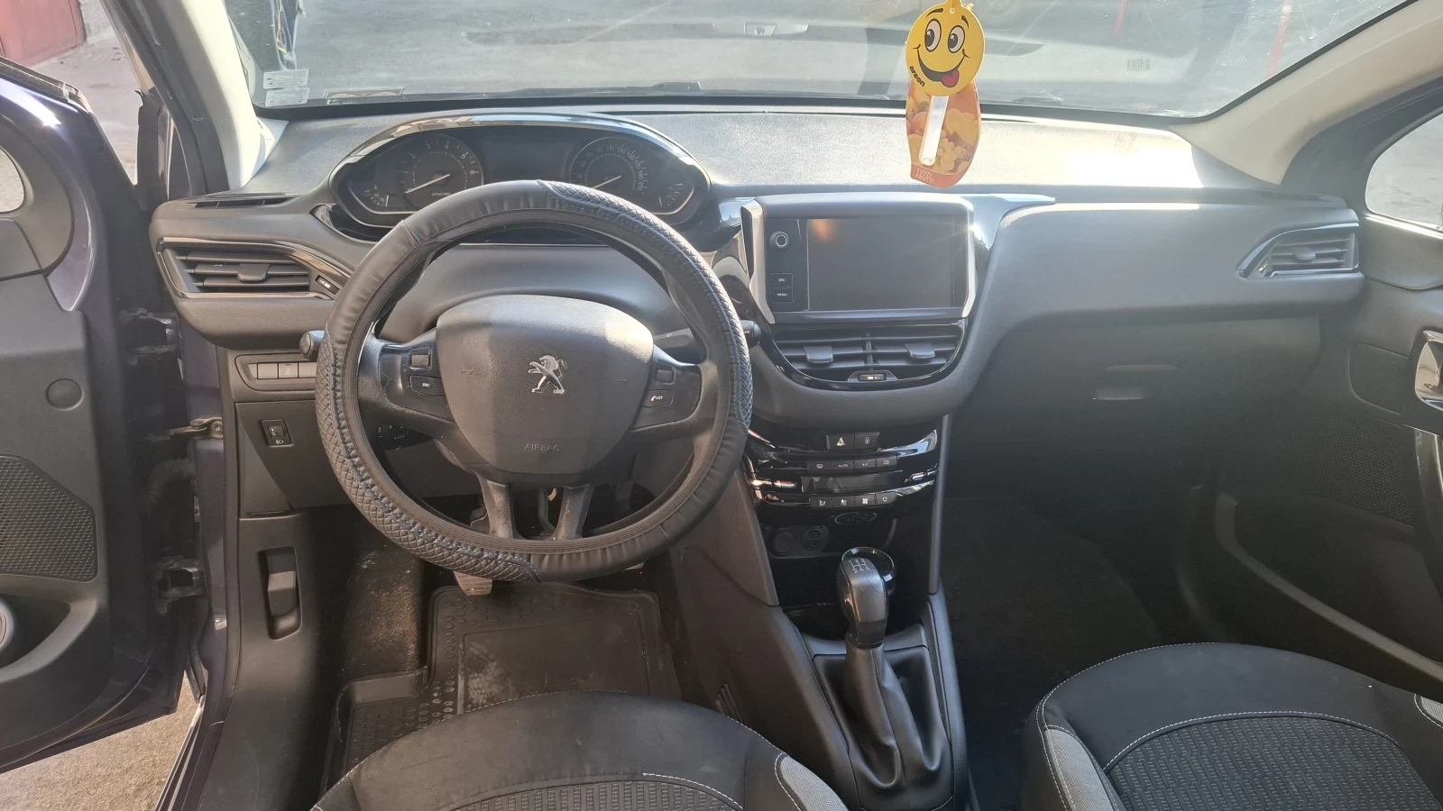Peugeot 208, снимка 3 - Автомобили и джипове - 53848328