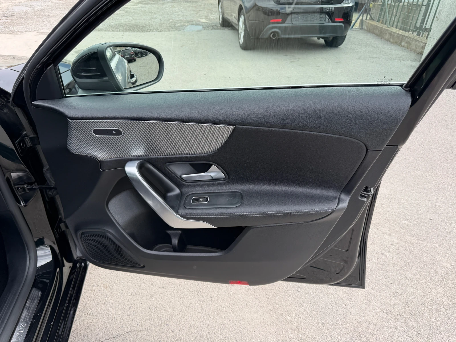 Mercedes-Benz A 180, снимка 14 - Автомобили и джипове - 54137336