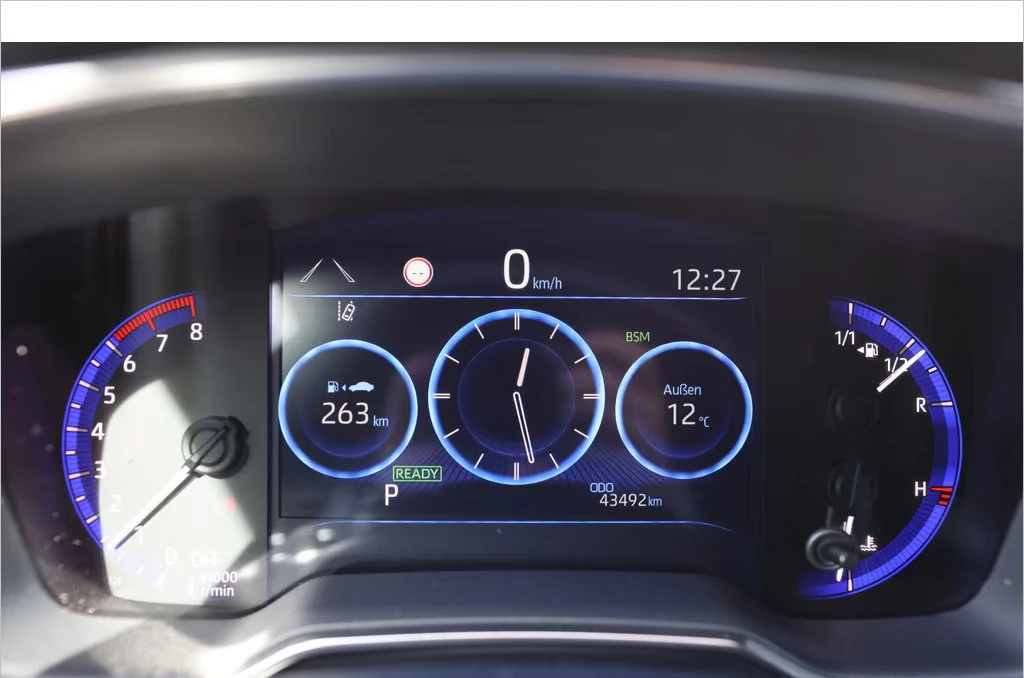 Toyota Corolla HEV/184HP/LOUNGE/CAM/NAVI/LED/300z | Mobile.bg � ����������� 11