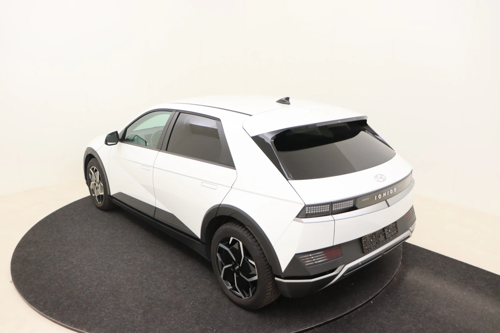 Hyundai Ioniq 5 60 kWh Core, снимка 6 - Автомобили и джипове - 54356348