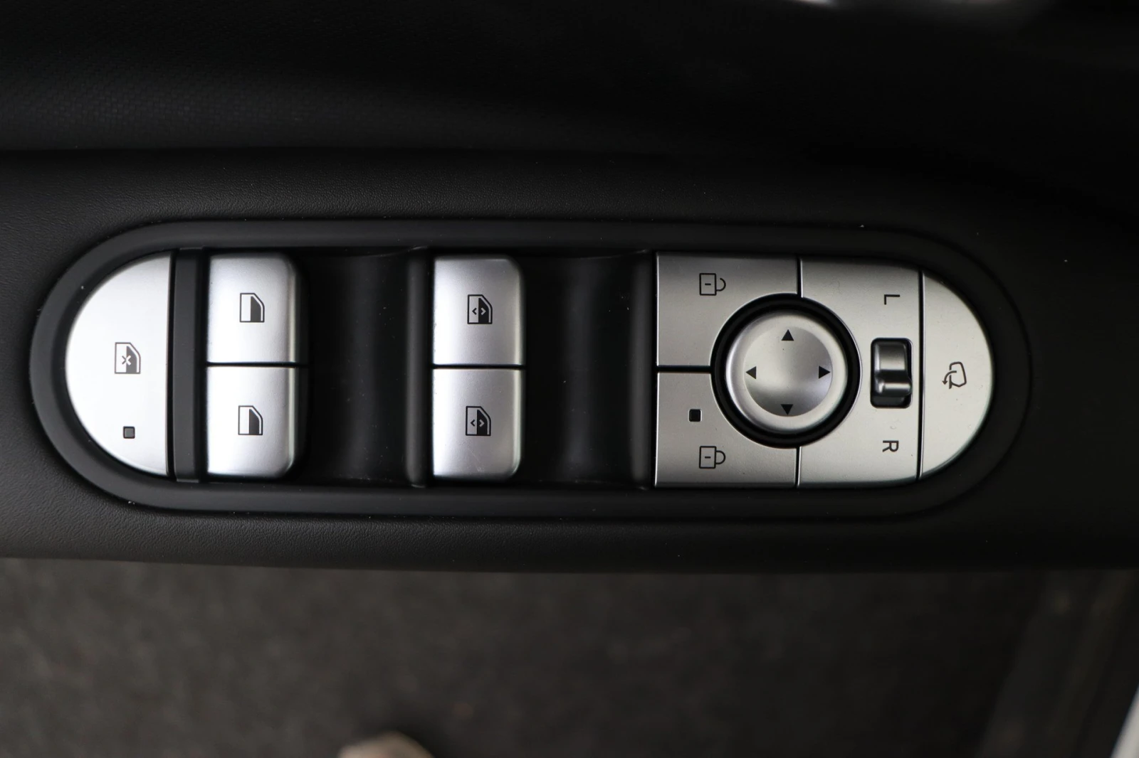 Hyundai Ioniq 5 60 kWh Core, снимка 14 - Автомобили и джипове - 54356348