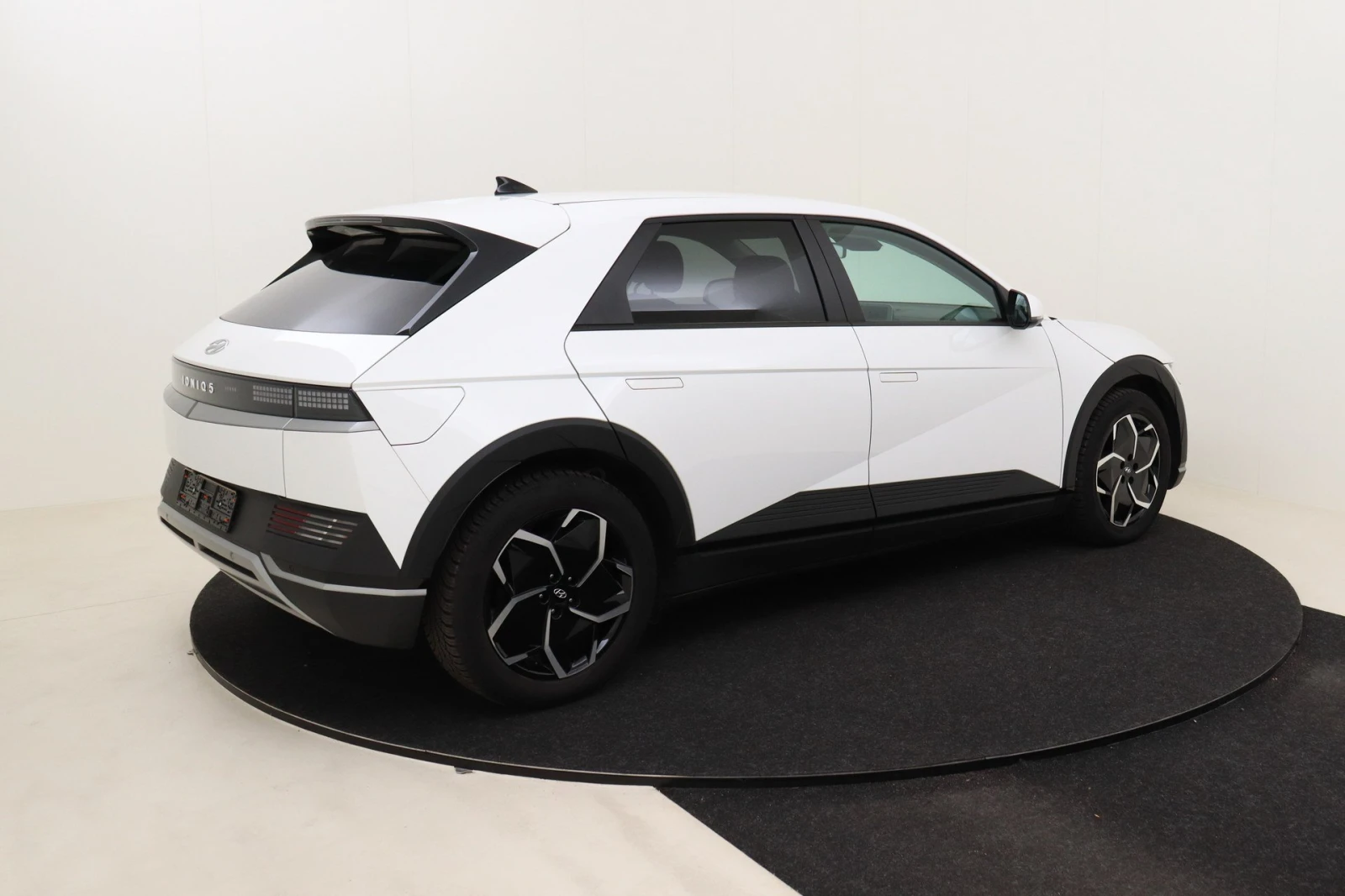 Hyundai Ioniq 5 60 kWh Core, снимка 4 - Автомобили и джипове - 54356348