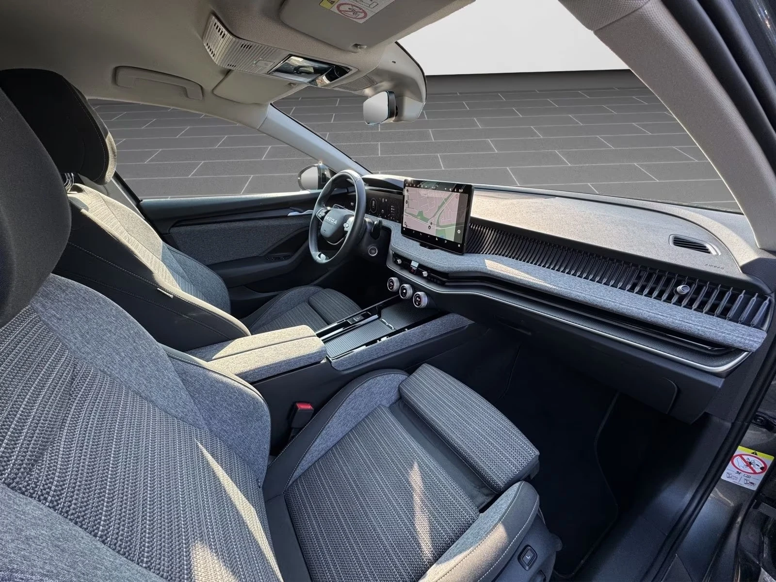 Skoda Superb 2.0 TDI / DCC / CAMERA / LED / MASSAGE / , снимка 12 - Автомобили и джипове - 54710104