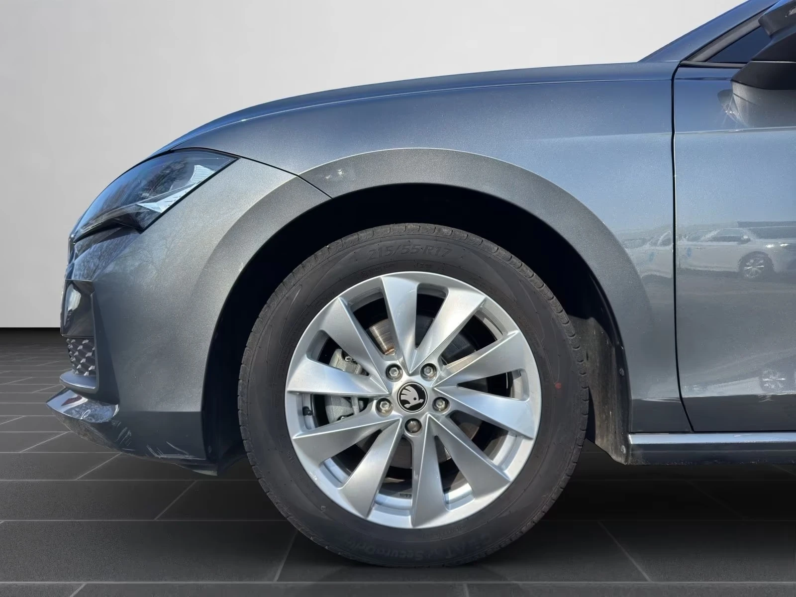 Skoda Superb 2.0 TDI / DCC / CAMERA / LED / MASSAGE / , снимка 6 - Автомобили и джипове - 54710104