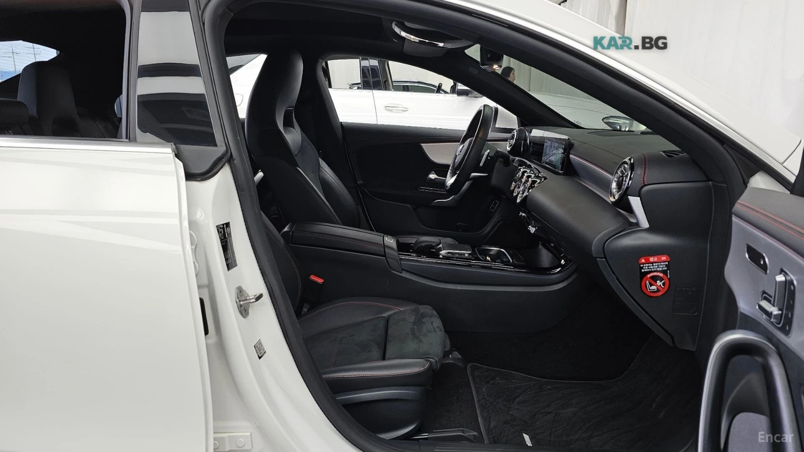 Mercedes-Benz CLA 250 4MATIC* DISTRONIC* КАМЕРА* ПОДГРЕВ* SUNROOF* , снимка 10 - Автомобили и джипове - 55139346