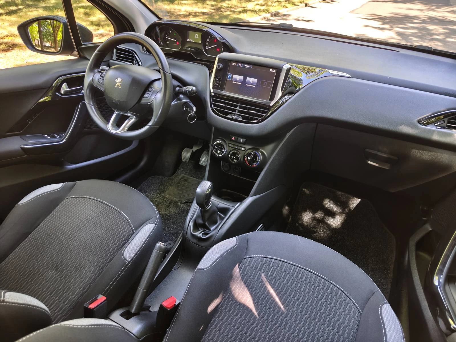 Peugeot 208 2016г., 1.6 HDI, EURO 6, снимка 14 - Автомобили и джипове - 55503133