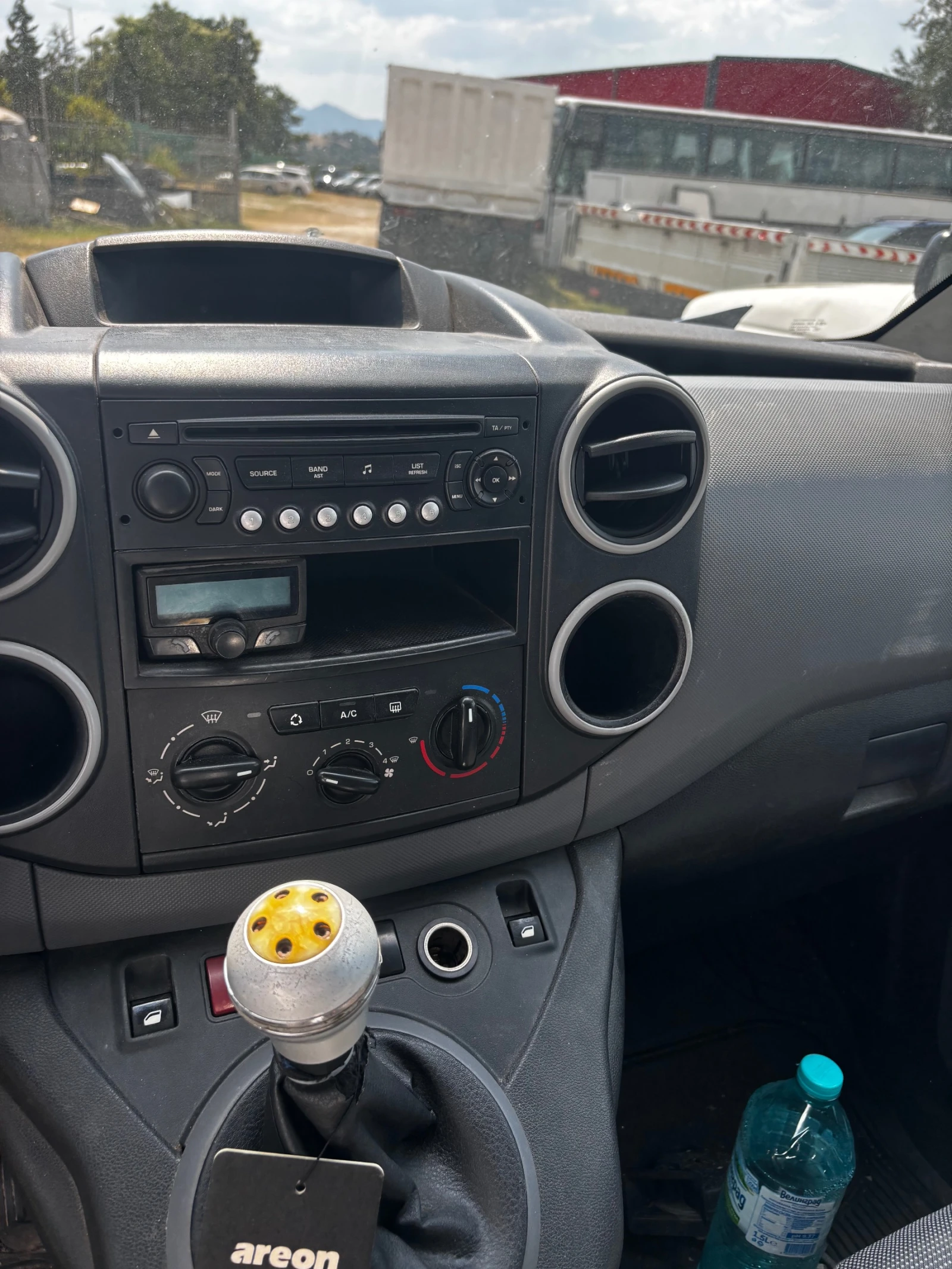 Peugeot Partner 1.6HDI пали и се движи за части, снимка 7 - Автомобили и джипове - 55596115
