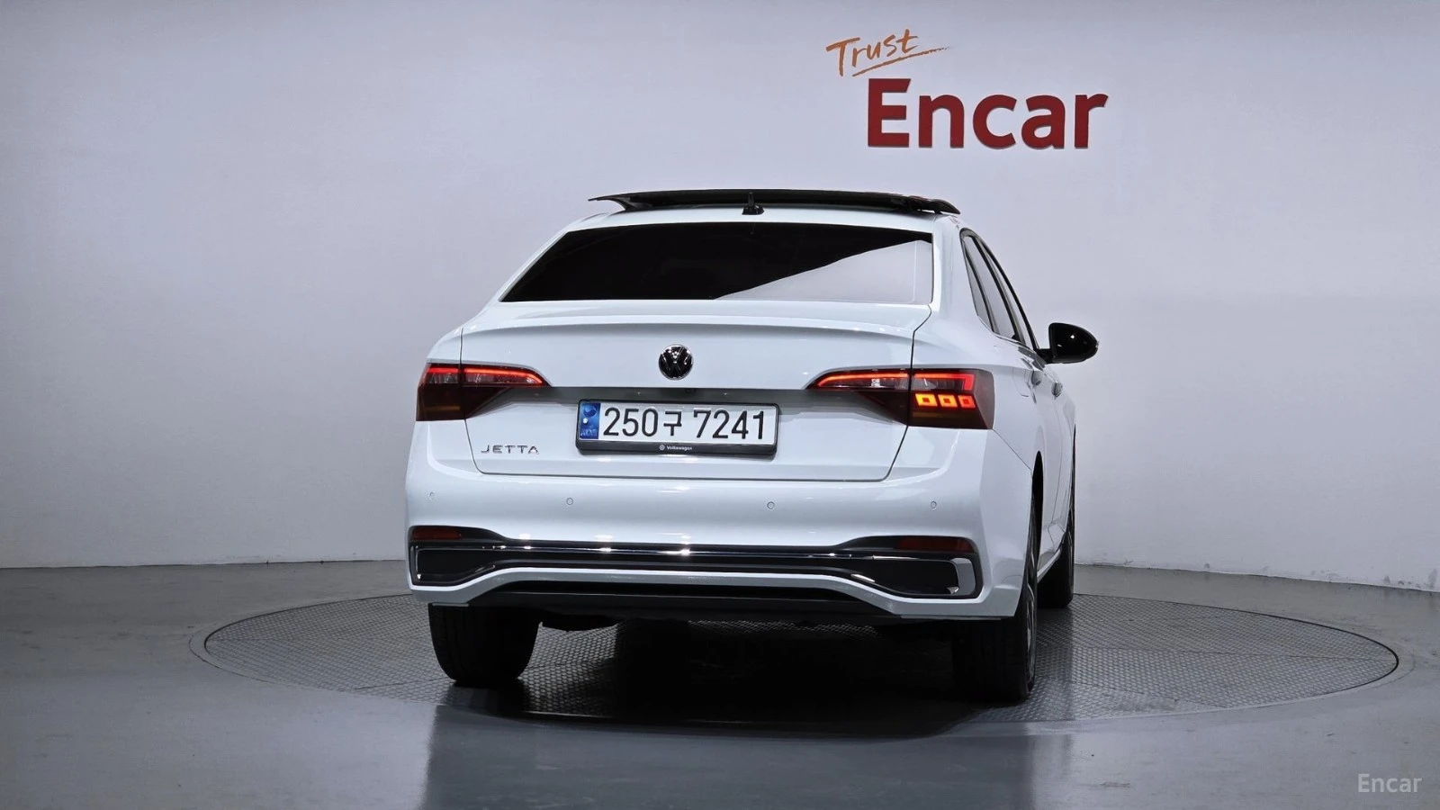VW Jetta 1.5TSI* ПОДГРЕВ* ОБДХВАНЕ* ШИБИДАХ* КАМЕРА* LED* N, снимка 4 - Автомобили и джипове - 55674067