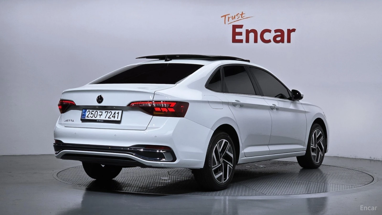 VW Jetta 1.5TSI* ПОДГРЕВ* ОБДХВАНЕ* ШИБИДАХ* КАМЕРА* LED* N, снимка 2 - Автомобили и джипове - 55674067