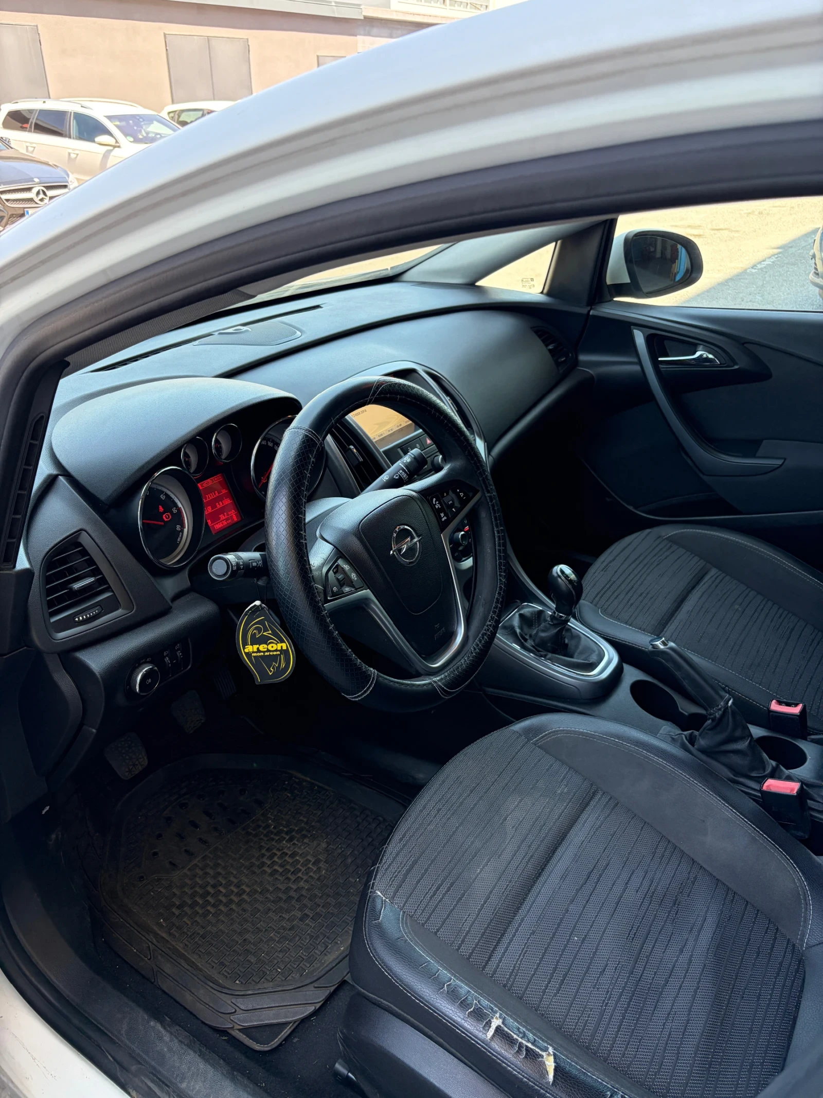 Opel Astra, снимка 15 - Автомобили и джипове - 55936718
