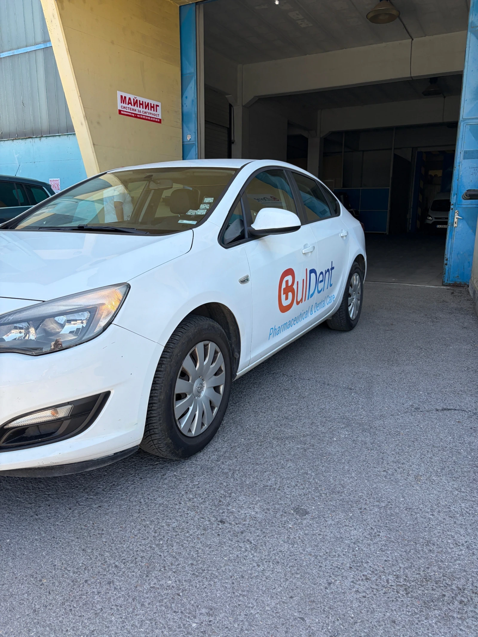 Opel Astra, снимка 2 - Автомобили и джипове - 55936718