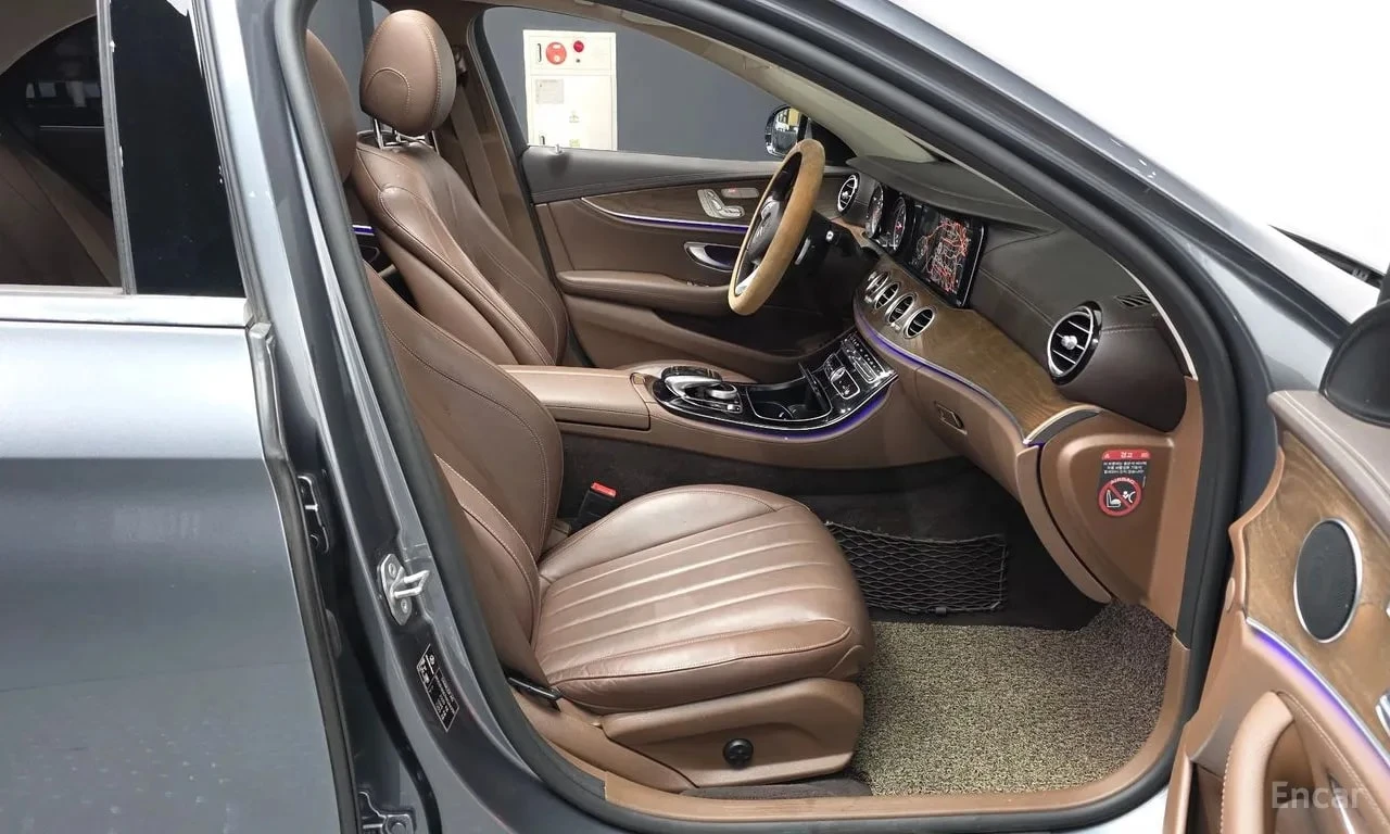 Mercedes-Benz E 220 * Exclusive * АВТОКРЕДИТ БЕЗ ПЪРВОНАЧАЛНА ВНОСКА, снимка 14 - Автомобили и джипове - 55940932
