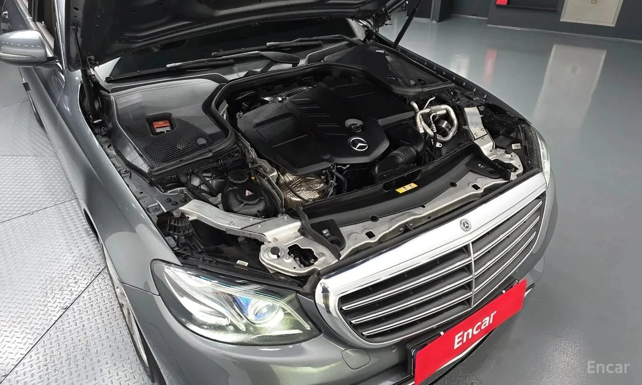Mercedes-Benz E 220 * Exclusive * АВТОКРЕДИТ БЕЗ ПЪРВОНАЧАЛНА ВНОСКА, снимка 16 - Автомобили и джипове - 55940932