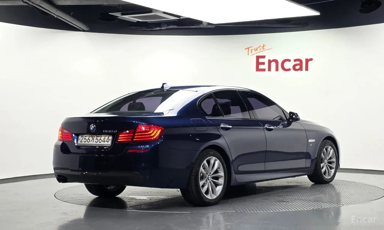 BMW 520 * M Aero* HUD* ПАНО* NAVI* КАМЕРИ, снимка 2 - Автомобили и джипове - 56086636