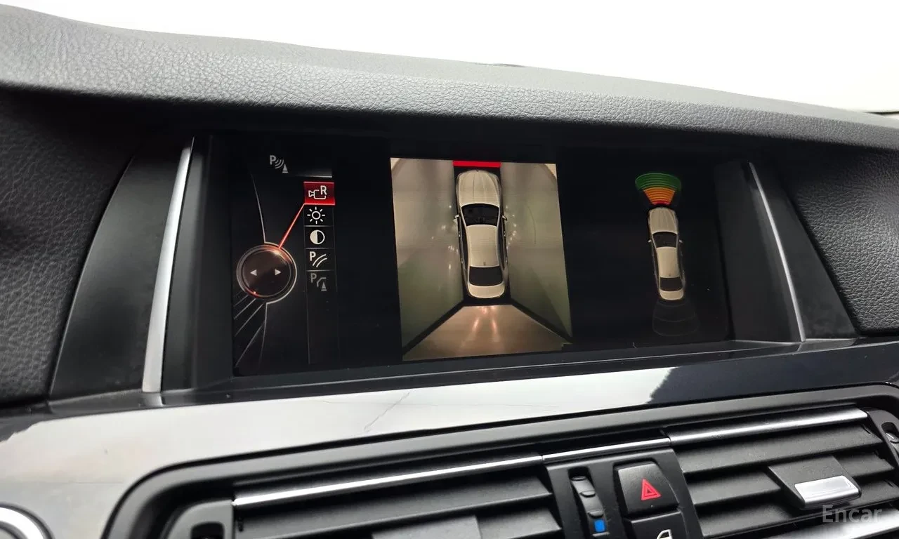 BMW 520 * M Aero* HUD* ПАНО* NAVI* КАМЕРИ, снимка 11 - Автомобили и джипове - 56086636