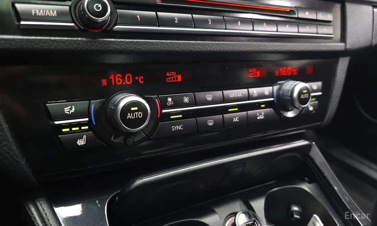 BMW 520 * M Aero* HUD* ПАНО* NAVI* КАМЕРИ, снимка 13 - Автомобили и джипове - 56086636