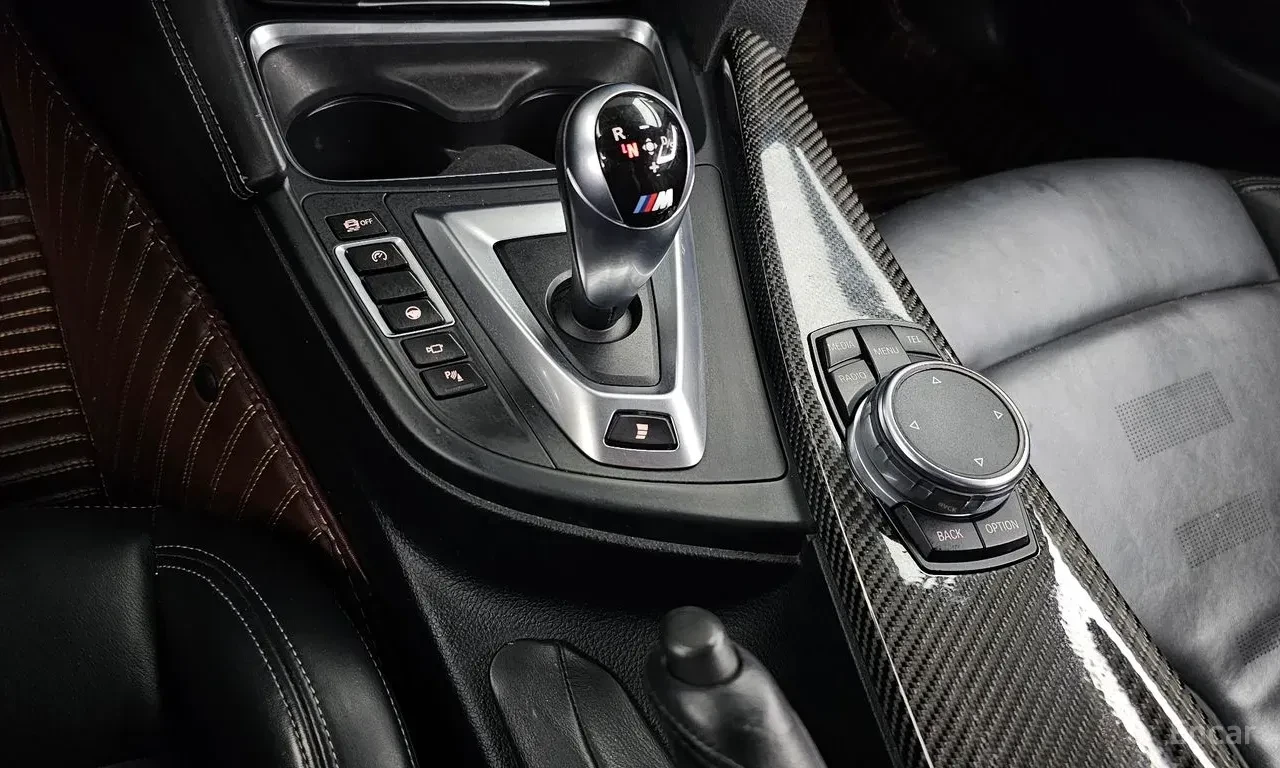 BMW M4 HARMON* KARDON* DCT* , снимка 10 - Автомобили и джипове - 56520777