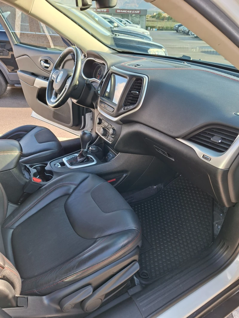 Jeep Cherokee TRAILHAWK 3.2 , снимка 15 - Автомобили и джипове - 52212800