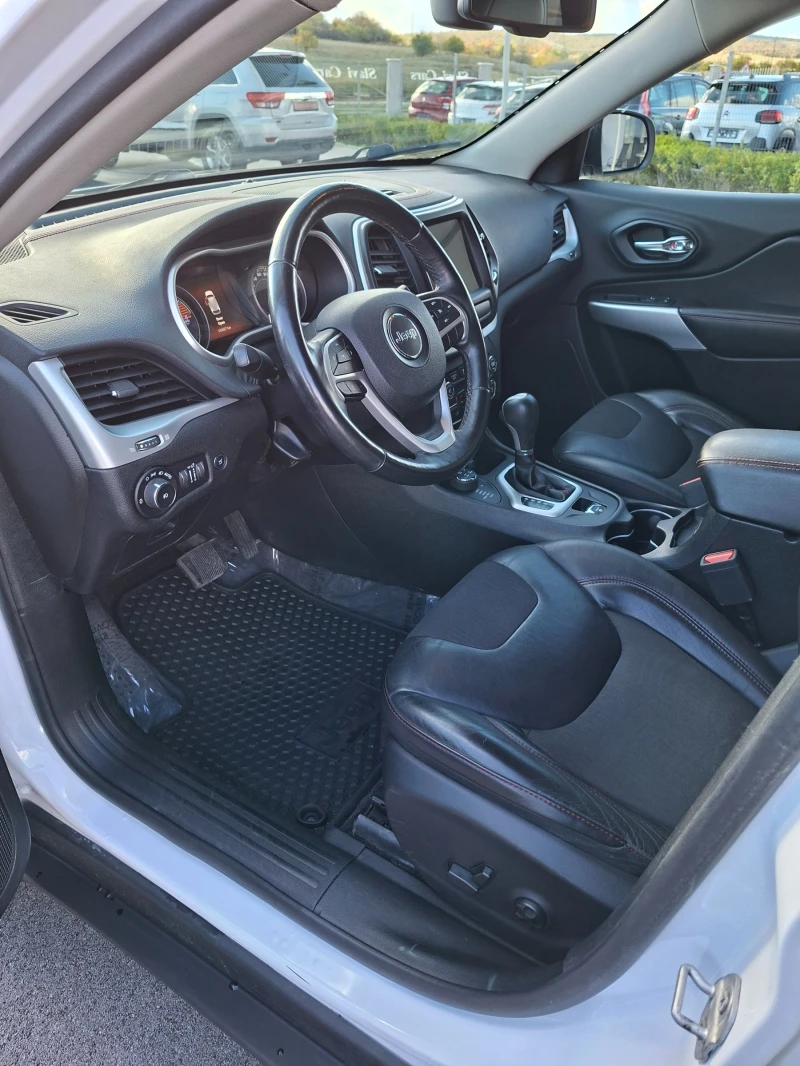 Jeep Cherokee TRAILHAWK 3.2 , снимка 11 - Автомобили и джипове - 52212800