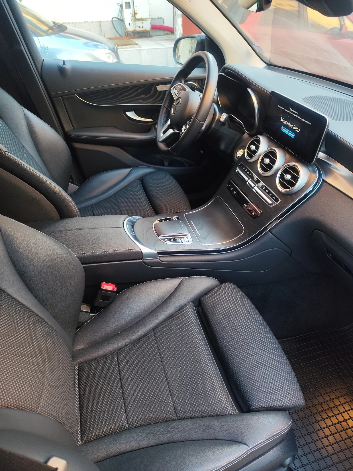 Mercedes-Benz GLC 300 e AMG-Sport/LED/Kamera/19' 4-matic Plug-in хиб - изображение 6