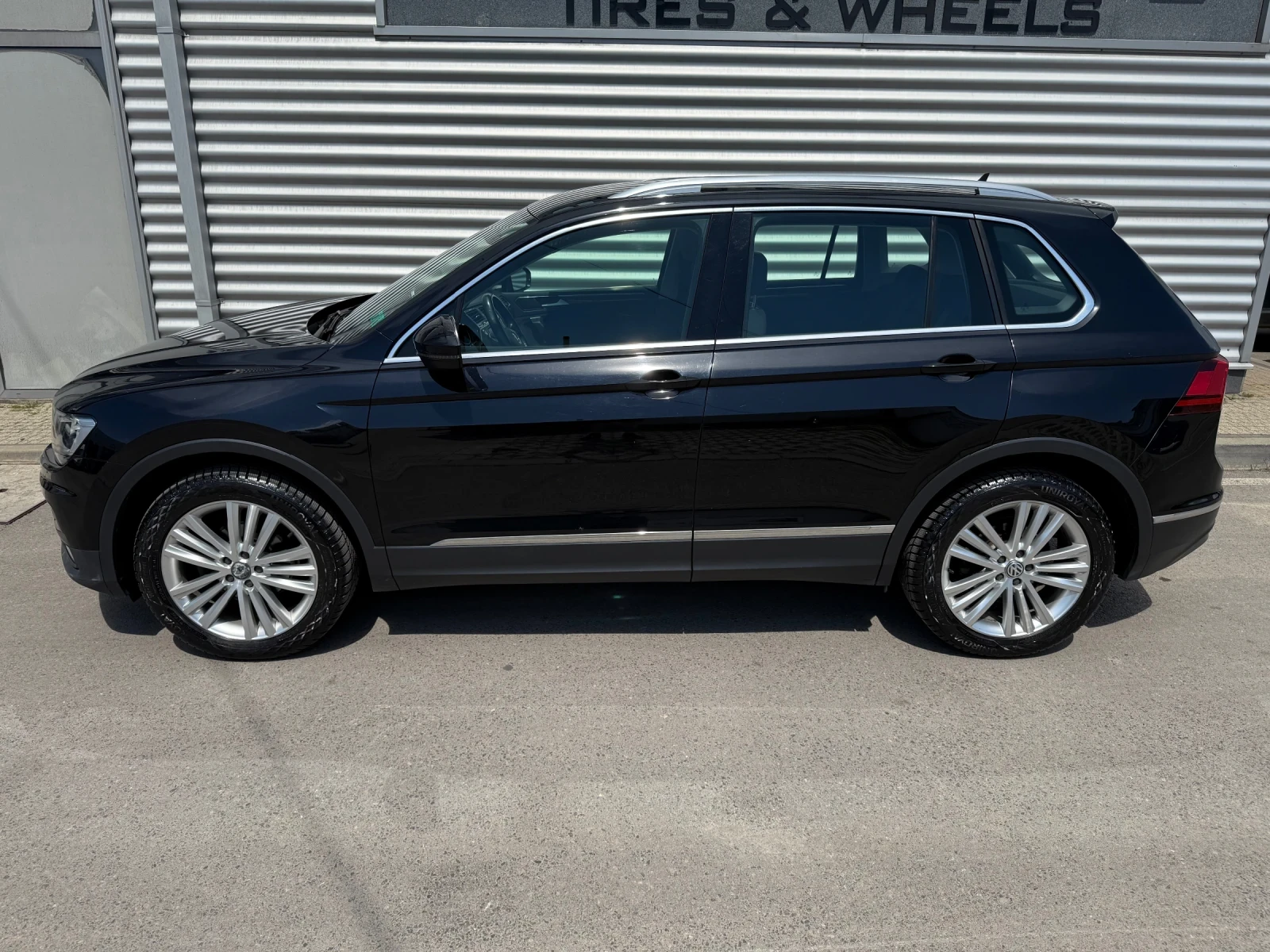 VW Tiguan R-Line+ 4Motion+ Automatic+ Led фарове - изображение 2