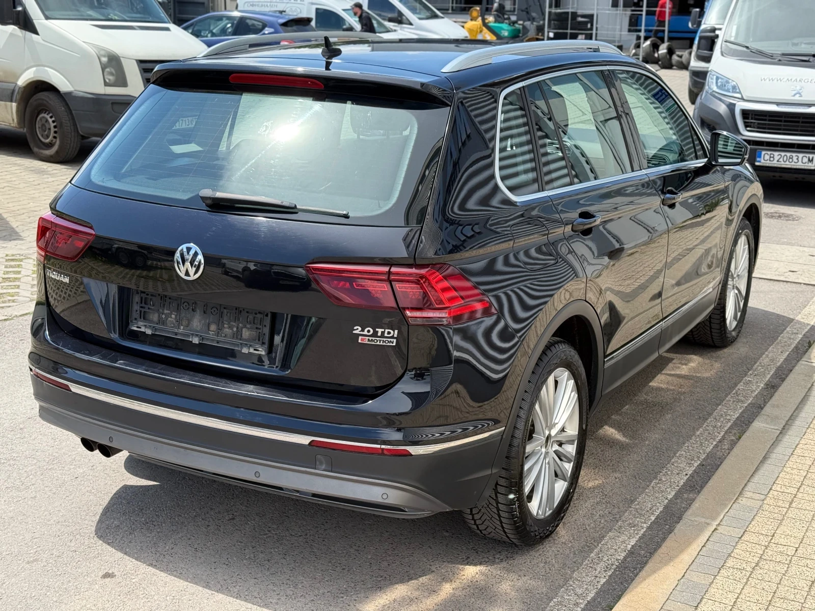 VW Tiguan R-Line+ 4Motion+ Automatic+ Led фарове - изображение 5