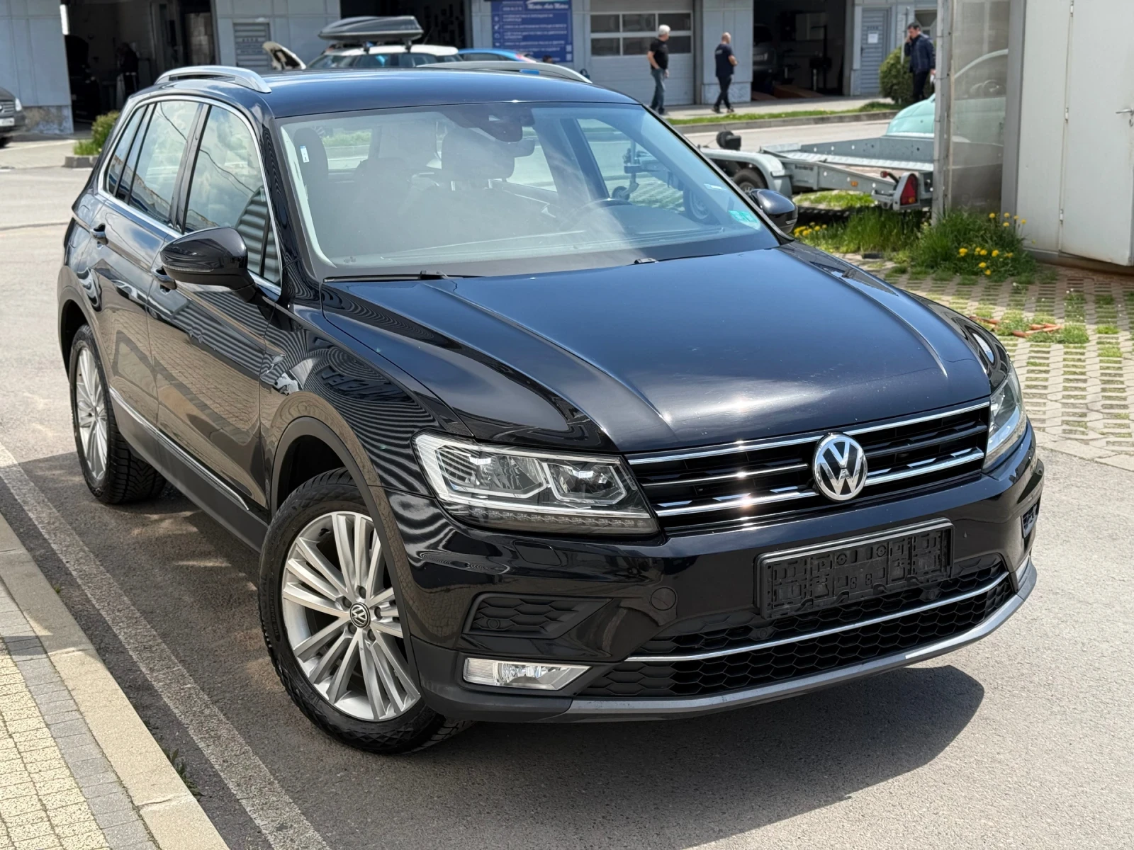 VW Tiguan R-Line+ 4Motion+ Automatic+ Led фарове - изображение 6