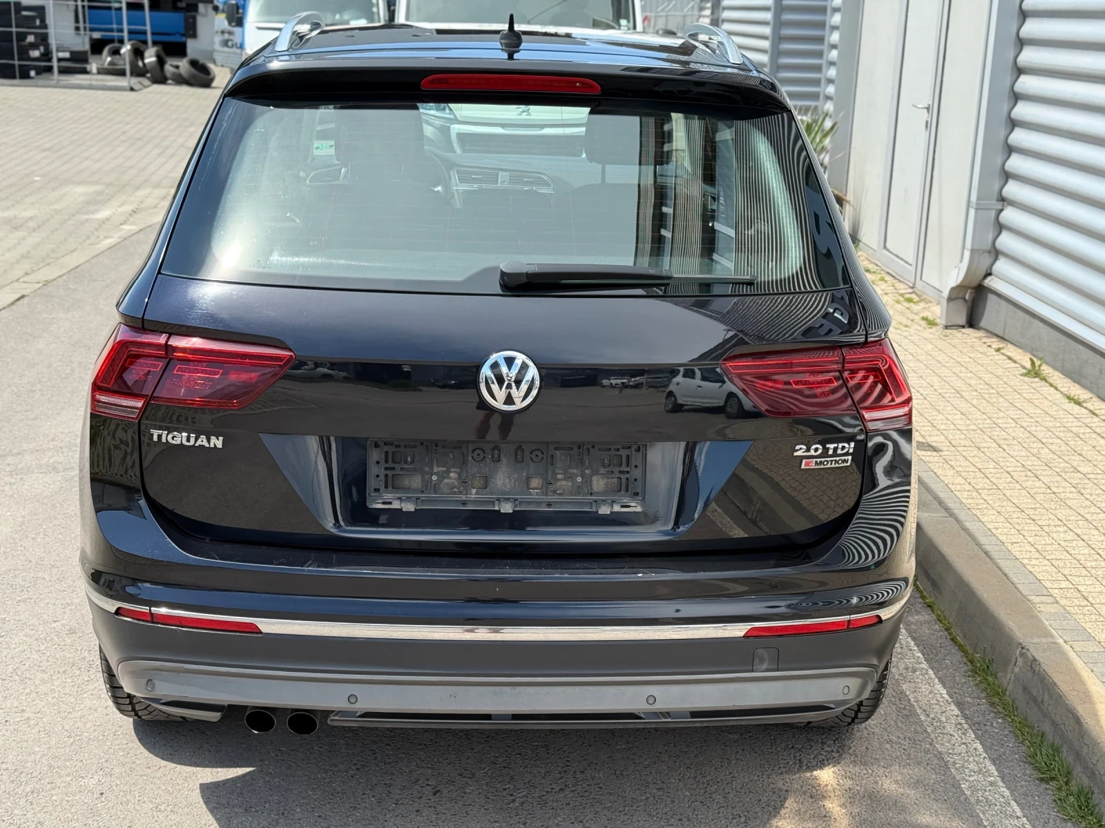VW Tiguan R-Line+ 4Motion+ Automatic+ Led фарове - изображение 4