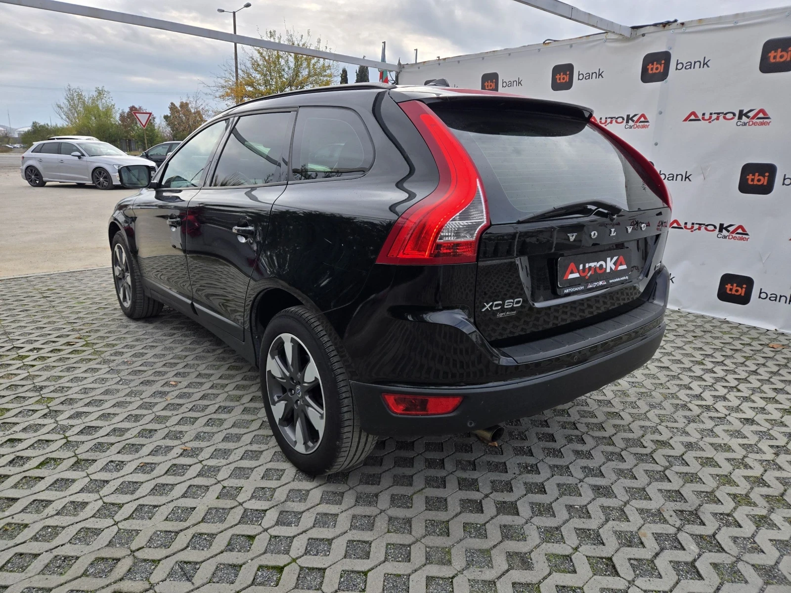 Volvo XC60 2.0D-163кс= АВТОМАТ= НАВИ= SUMMUM - изображение 5