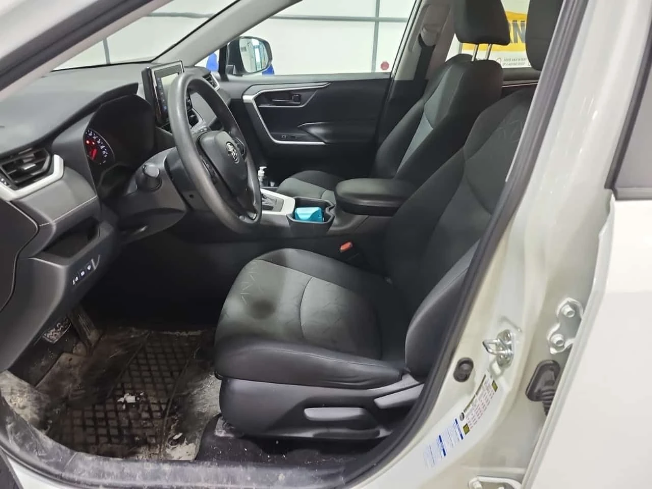 Toyota Rav4 * LE * * ПОДГРЕВ* * ЗАДНА КАМЕРА* * VOCAL ASSISTS*, снимка 8 - Автомобили и джипове - 54019493