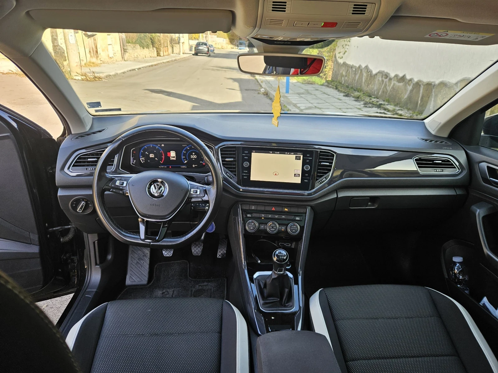 VW T-Roc 1.5TSI* ДИГИТАЛ* РЪЧКА, снимка 7 - Автомобили и джипове - 54159366