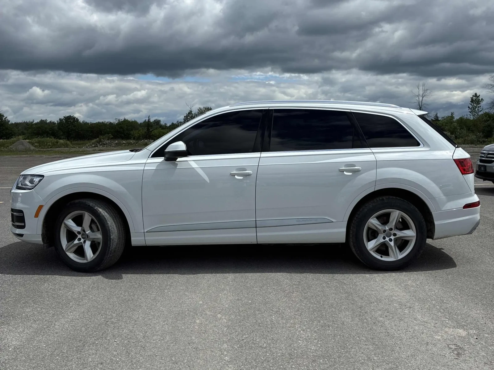 Audi Q7 Komfort * Keyless * CARFAX * АВТО КРЕДИТ * , снимка 3 - Автомобили и джипове - 54974684