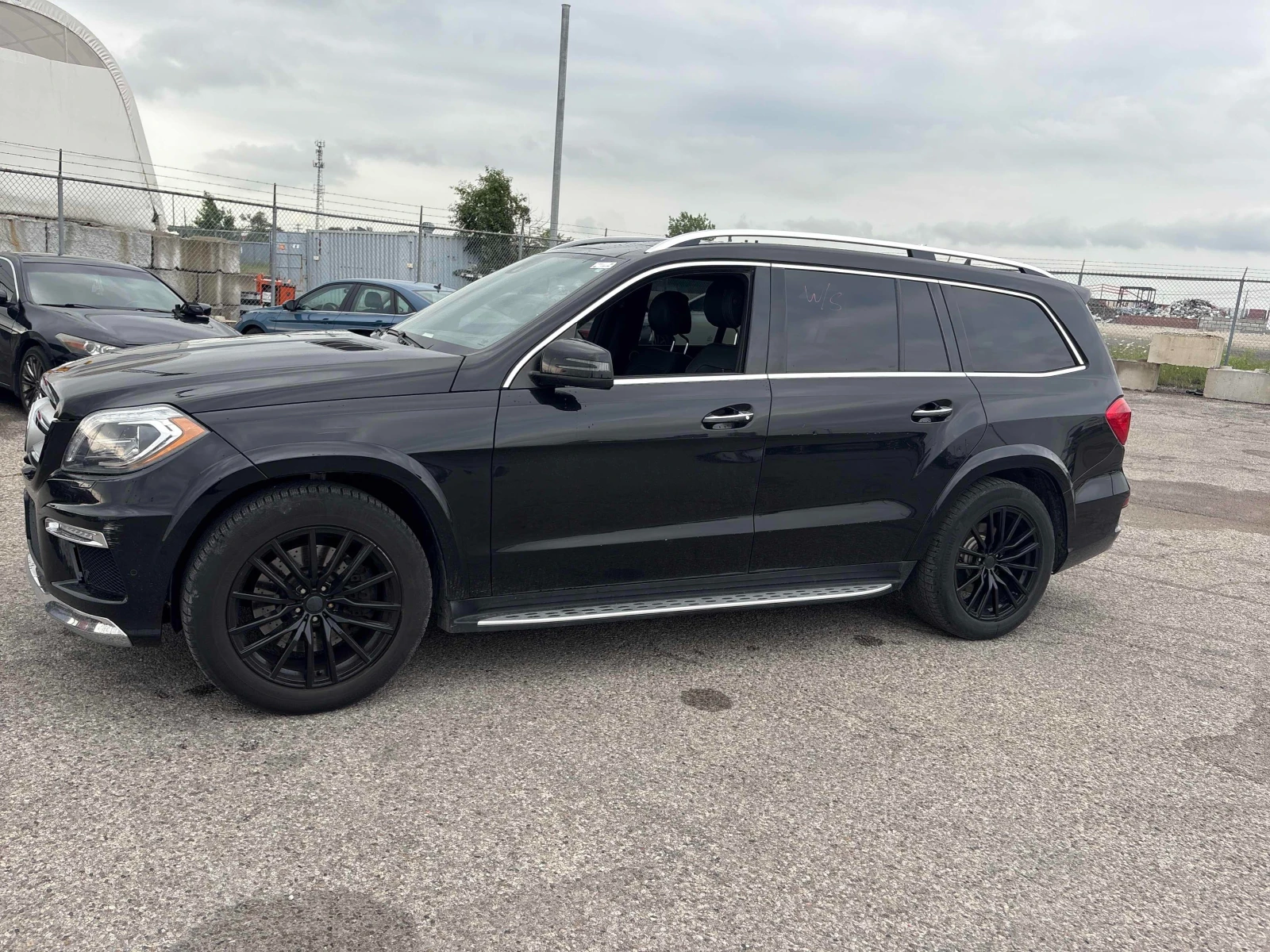 Mercedes-Benz GL 550 AMG PACK* МАСАЖ* ОБДУХ* 360* HARMAN* DISTRO* FULL, снимка 3 - Автомобили и джипове - 55466806