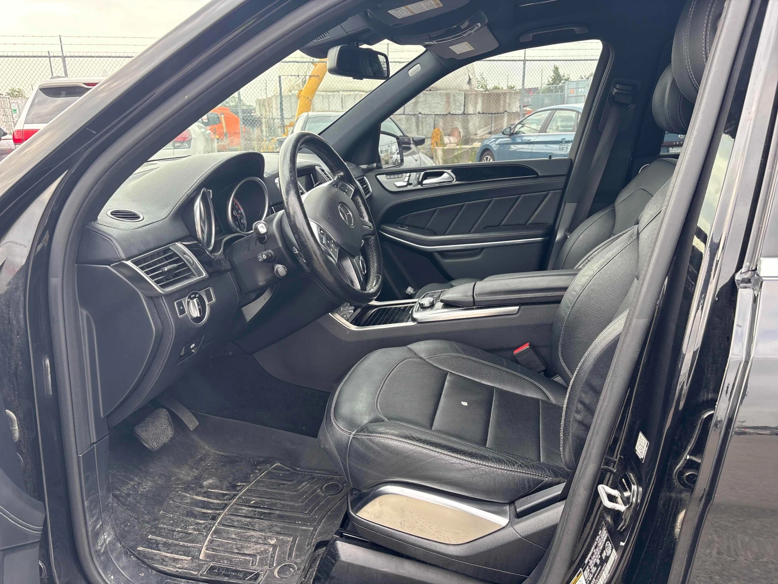Mercedes-Benz GL 550 AMG PACK* МАСАЖ* ОБДУХ* 360* HARMAN* DISTRO* FULL, снимка 8 - Автомобили и джипове - 55466806