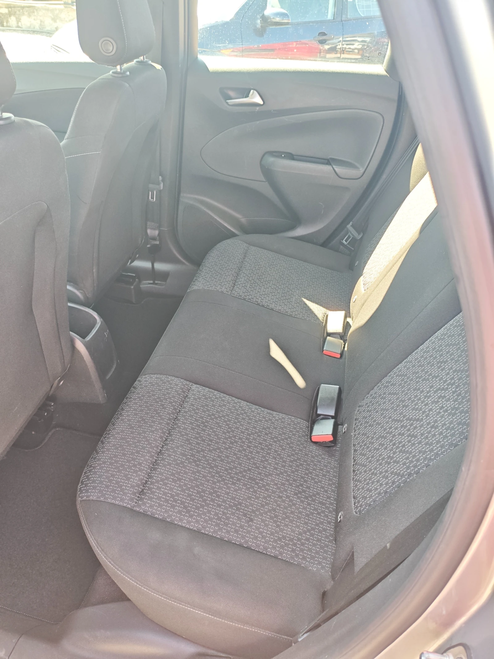 Opel Crossland X 1.5 D, снимка 10 - Автомобили и джипове - 55485929